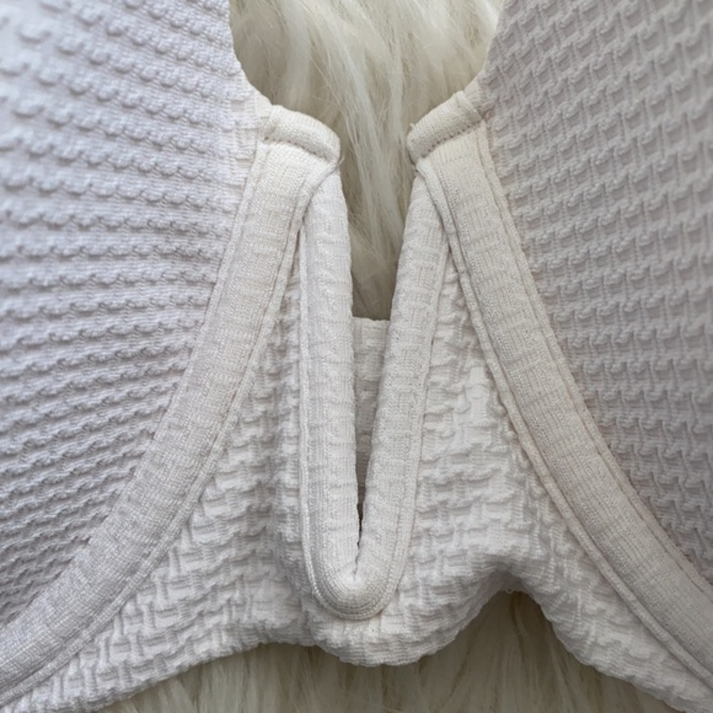 Shade & Shore‎ | White Bikini Top - Picture 4 of 10